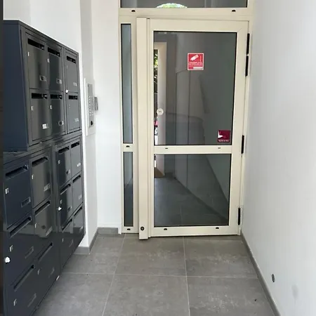 Neuf Equipe, Proche De Toutes Commodites *