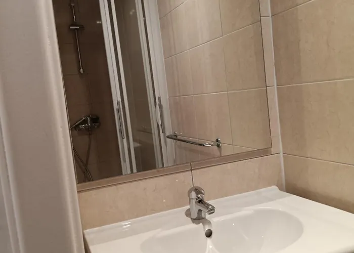 Apartment Neuf Equipe, Proche De Toutes Commodites